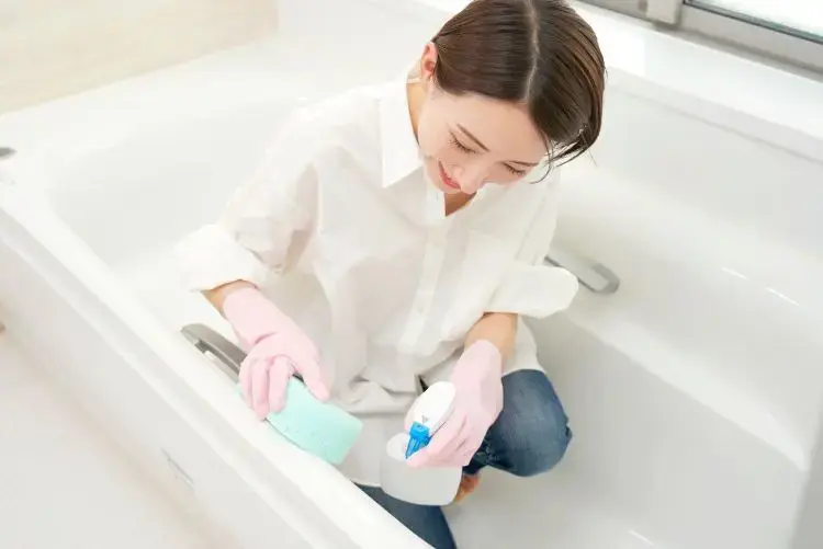 お風呂掃除の基本から時短のコツまで徹底解説！便利なお風呂掃除グッズ 