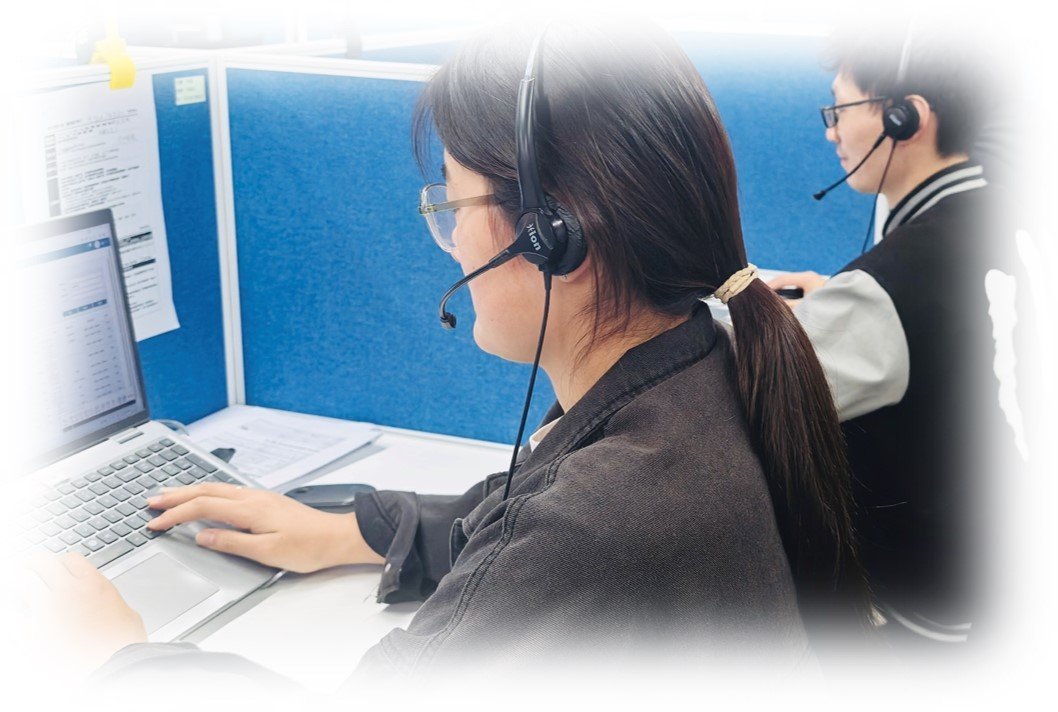 中国大陸のコールセンターで働くオペレーター