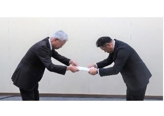 The occasional handover of management documents