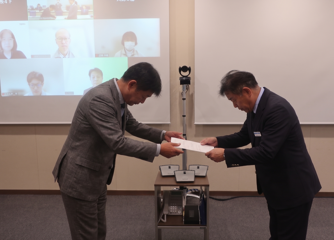 The occasional handover of management documents