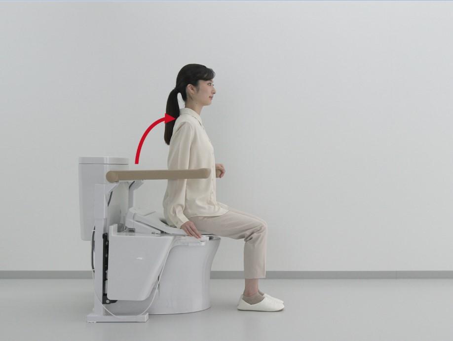福祉機器：トイレリフト 斜め昇降 | 福祉機器 | 商品情報 | TOTO株式会社