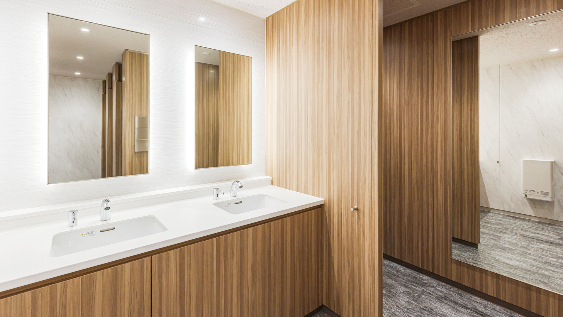 TOTOパブリックレポートVol.20_CASE3 関西不動産西本町ビル | 公共